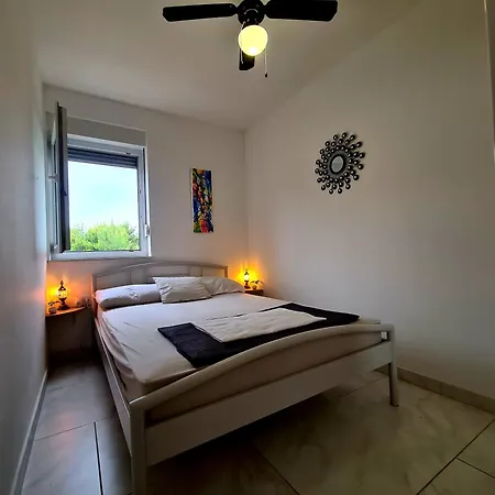 Sea View Oasis *