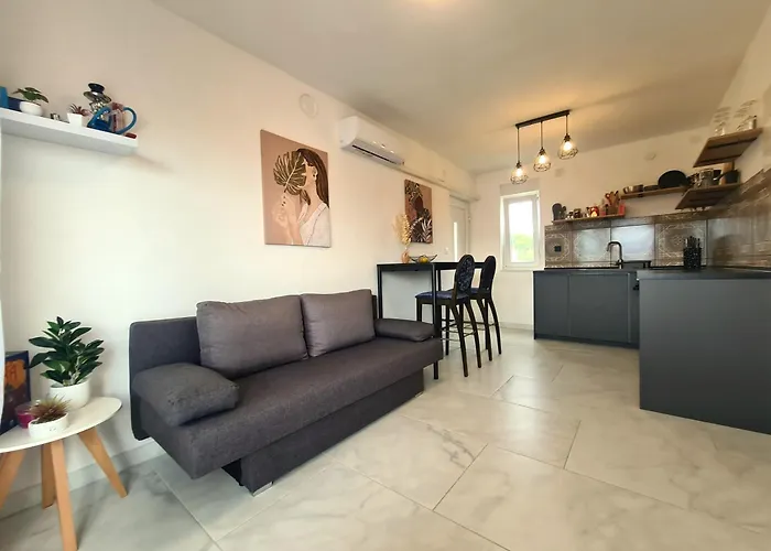 Relaxing Sea View Oasis